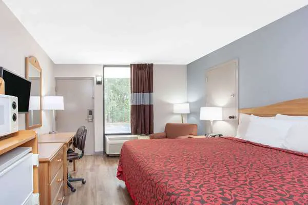 Days Inn by Wyndham Clinton / Laurens I-26 4