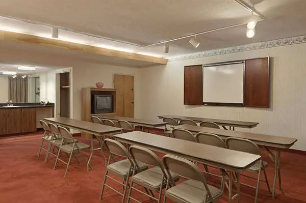Days Inn by Wyndham Clinton / Laurens I-26 4