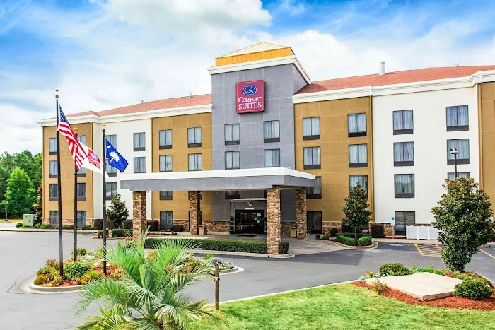 Comfort Suites Clinton near Presbyterian College 4