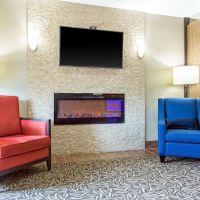 Comfort Suites Clinton near Presbyterian College ico