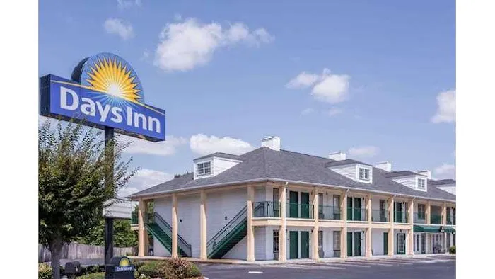 Days Inn by Wyndham Simpsonville 4