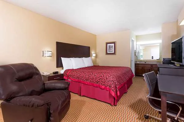 Days Inn by Wyndham Simpsonville 4