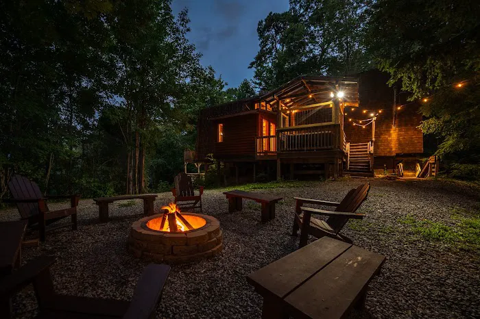 Homegrown Hideaways: Big Bear Cabin 4