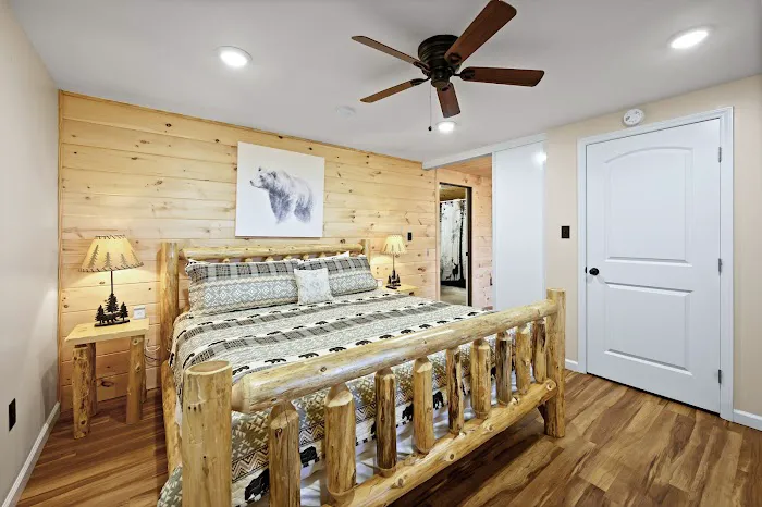 Homegrown Hideaways: Papa Bear Chalet 4