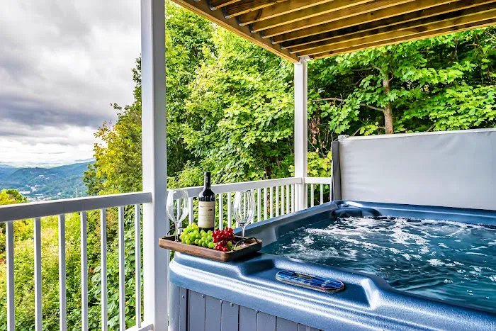 Homegrown Hideaways: Papa Bear Chalet 4