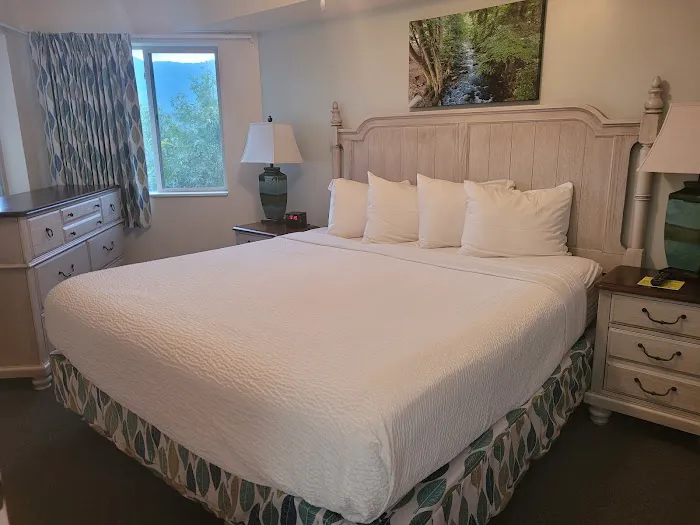 Laurel Point Resort 4
