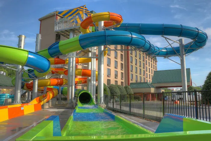 Country Cascades Waterpark Resort 4