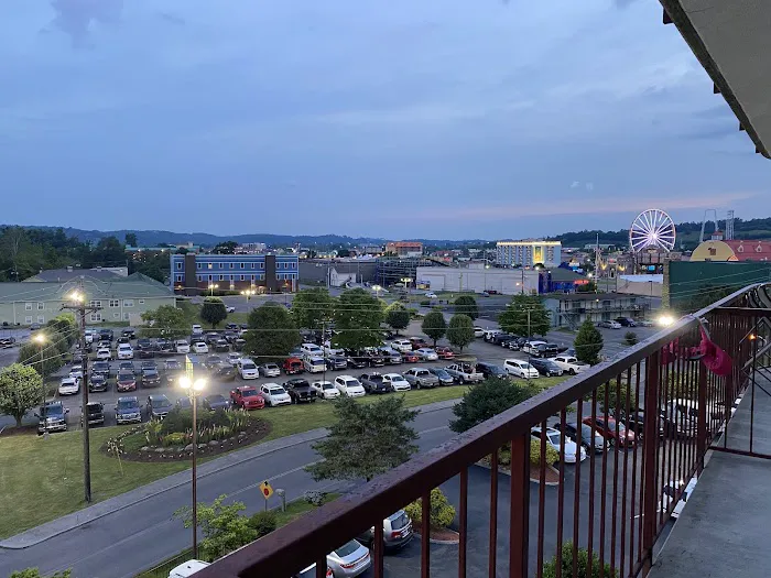 Park Tower Inn Pigeon Forge 4