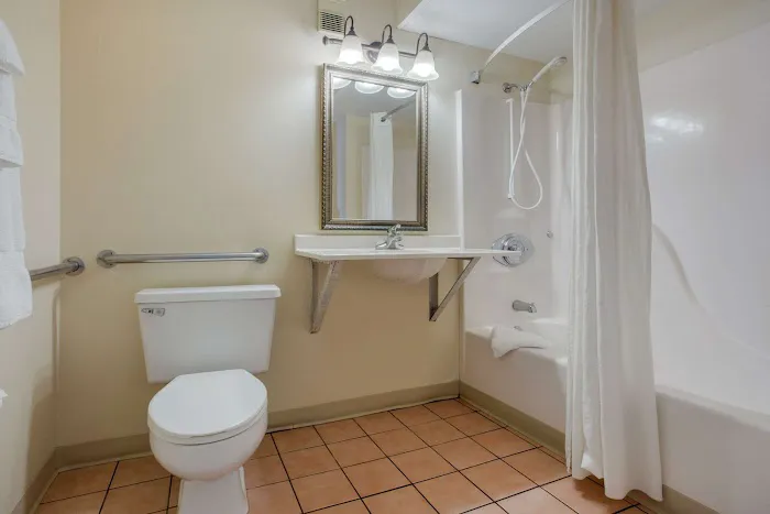 Rodeway Inn 4