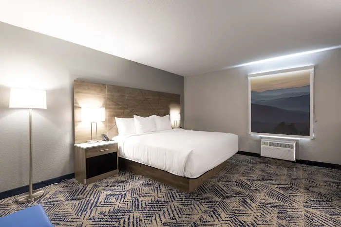 Rodeway Inn & Suites near Outlet Mall - Asheville 4