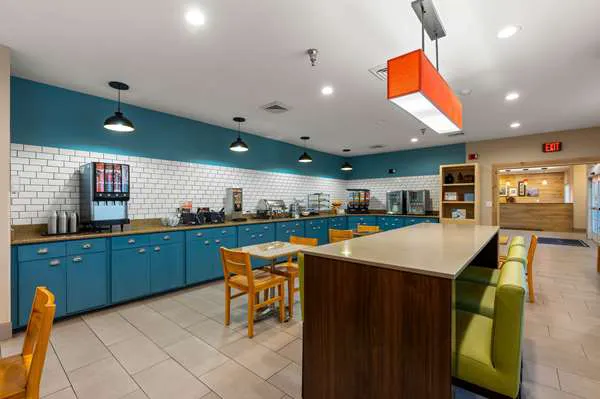 Country Inn & Suites by Radisson, Asheville - Outlet Mall 4