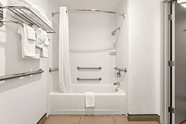 Country Inn & Suites by Radisson, Asheville - Outlet Mall 4