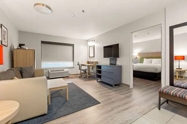 Country Inn & Suites by Radisson, Asheville - Outlet Mall 4