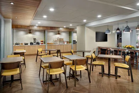 Fairfield Inn & Suites Asheville Outlets 4