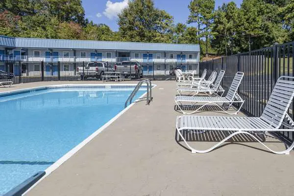 Rodeway Inn 4