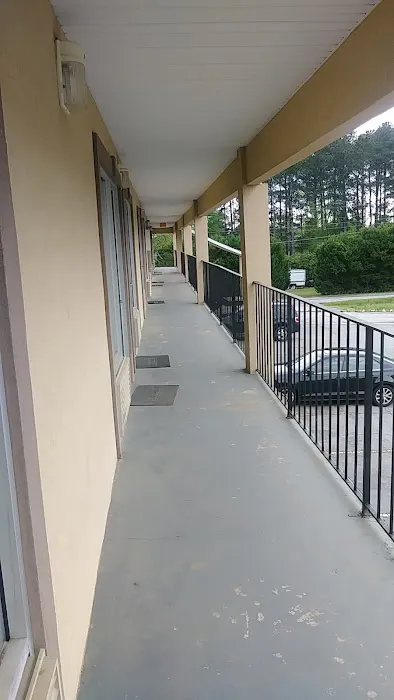 Newberry Economy Inn 4