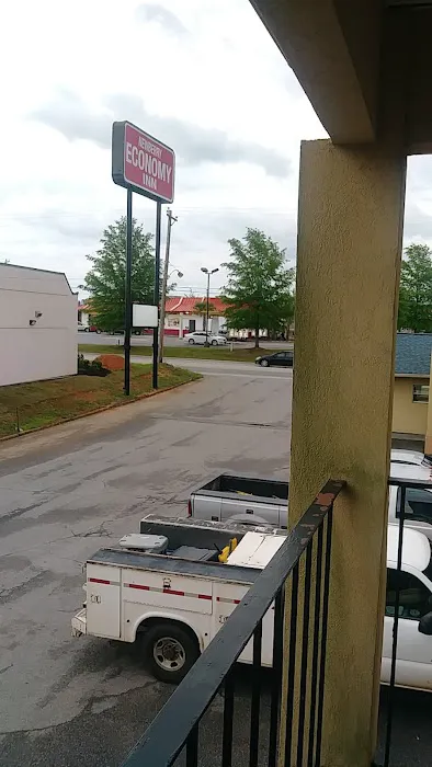 Newberry Economy Inn 4
