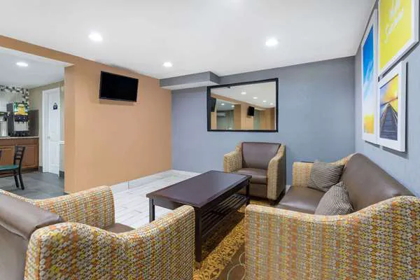 Days Inn by Wyndham Newberry 4