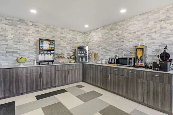 Quality Inn 4