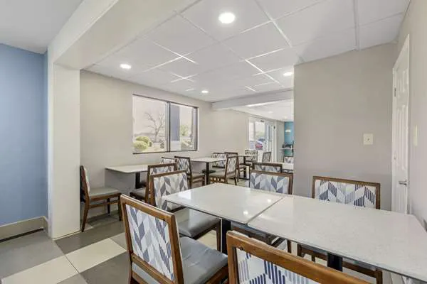 Quality Inn 4