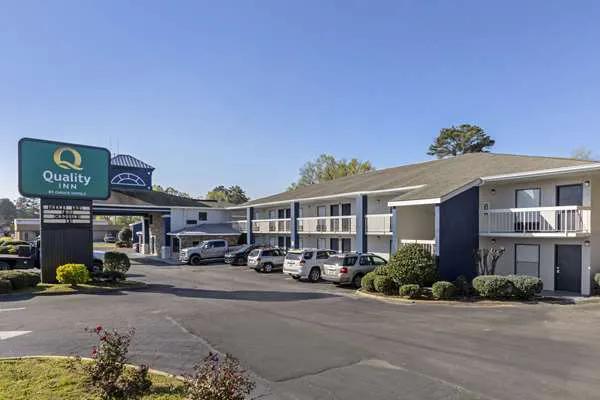 Quality Inn 4