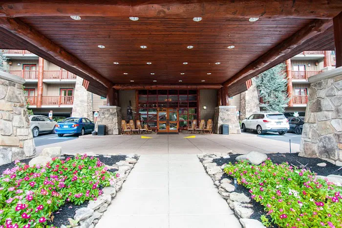 Bearskin Lodge on the River 4