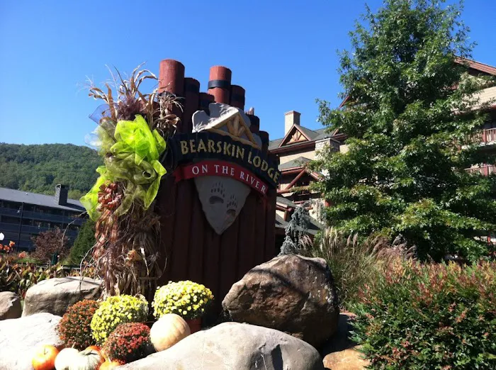 Bearskin Lodge on the River 4
