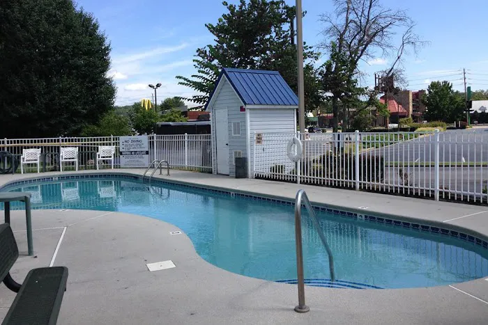 Guest Inn Pigeon Forge 4