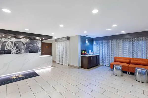 La Quinta Inn & Suites by Wyndham Pigeon Forge-Dollywood 4