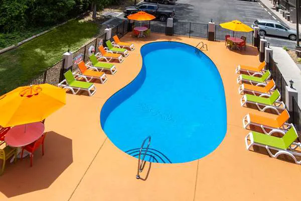 Super 8 by Wyndham Pigeon Forge Dollywood Lane 4