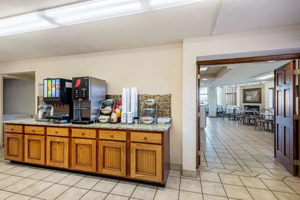 Quality Inn & Suites at Dollywood Lane 4
