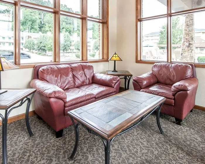 Quality Inn & Suites at Dollywood Lane 4