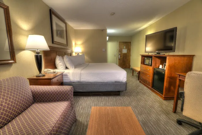 The Ramsey Hotel and Convention Center 4