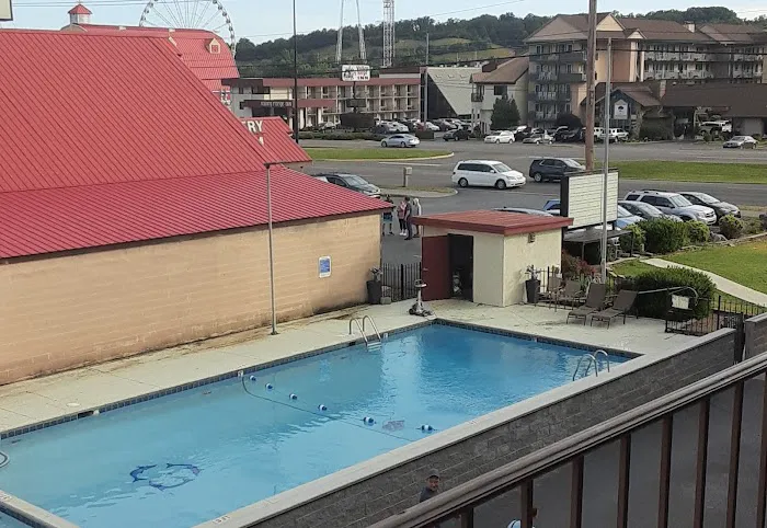 Red Roof Inn & Suites Pigeon Forge - Parkway 4