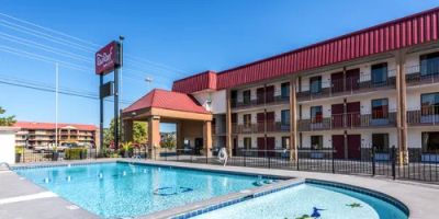Red Roof Inn & Suites Pigeon Forge - Parkway