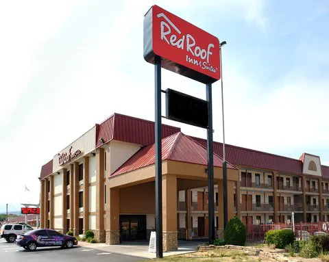 Red Roof Inn & Suites Pigeon Forge - Parkway 4