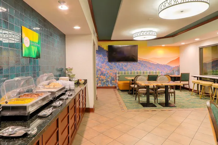 Quality Inn Near the Island Pigeon Forge 4