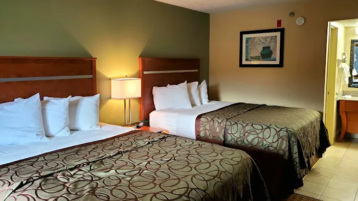 Baymont by Wyndham Pigeon Forge near Island Drive 4