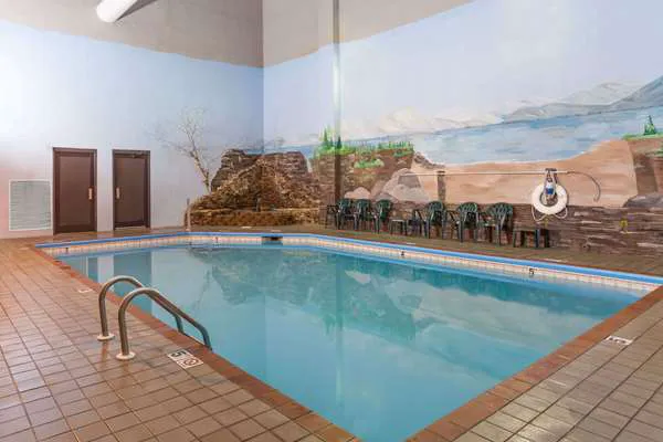 Baymont by Wyndham Pigeon Forge near Island Drive 4