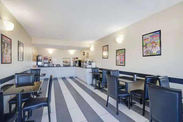 Microtel Inn & Suites by Wyndham Pigeon Forge 4