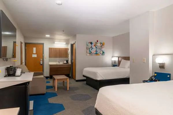 Microtel Inn & Suites by Wyndham Pigeon Forge 4