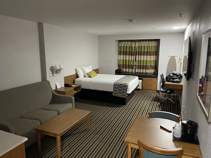 Microtel Inn & Suites by Wyndham Pigeon Forge 4