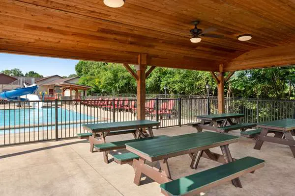 Pigeon River Inn 4