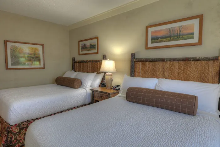 The Lodge at Five Oaks 4