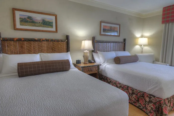The Lodge at Five Oaks 4