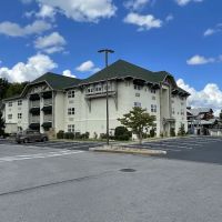 The Lodge at Five Oaks ico