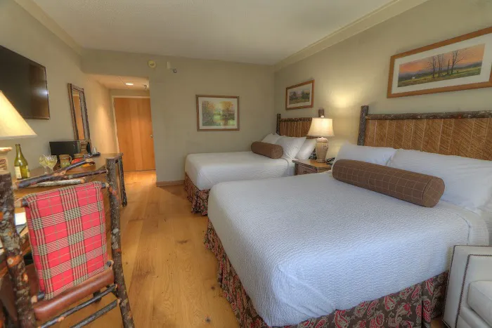 The Lodge at Five Oaks 4