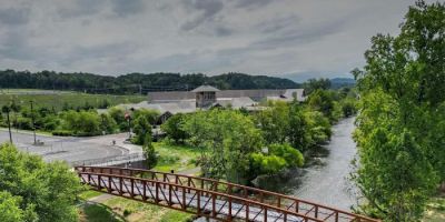 Holiday Inn & Suites Pigeon Forge Convention Center by IHG