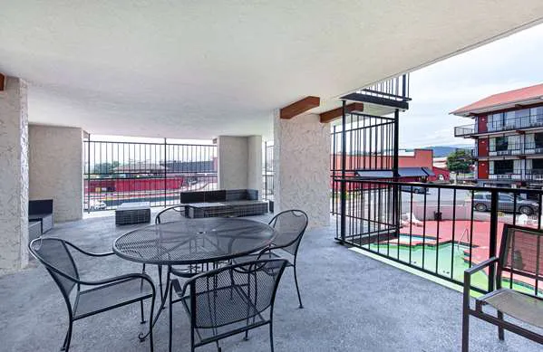 Americana Inn a Travelodge by Wyndham 4