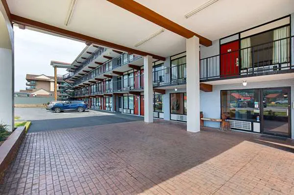 Americana Inn a Travelodge by Wyndham 4